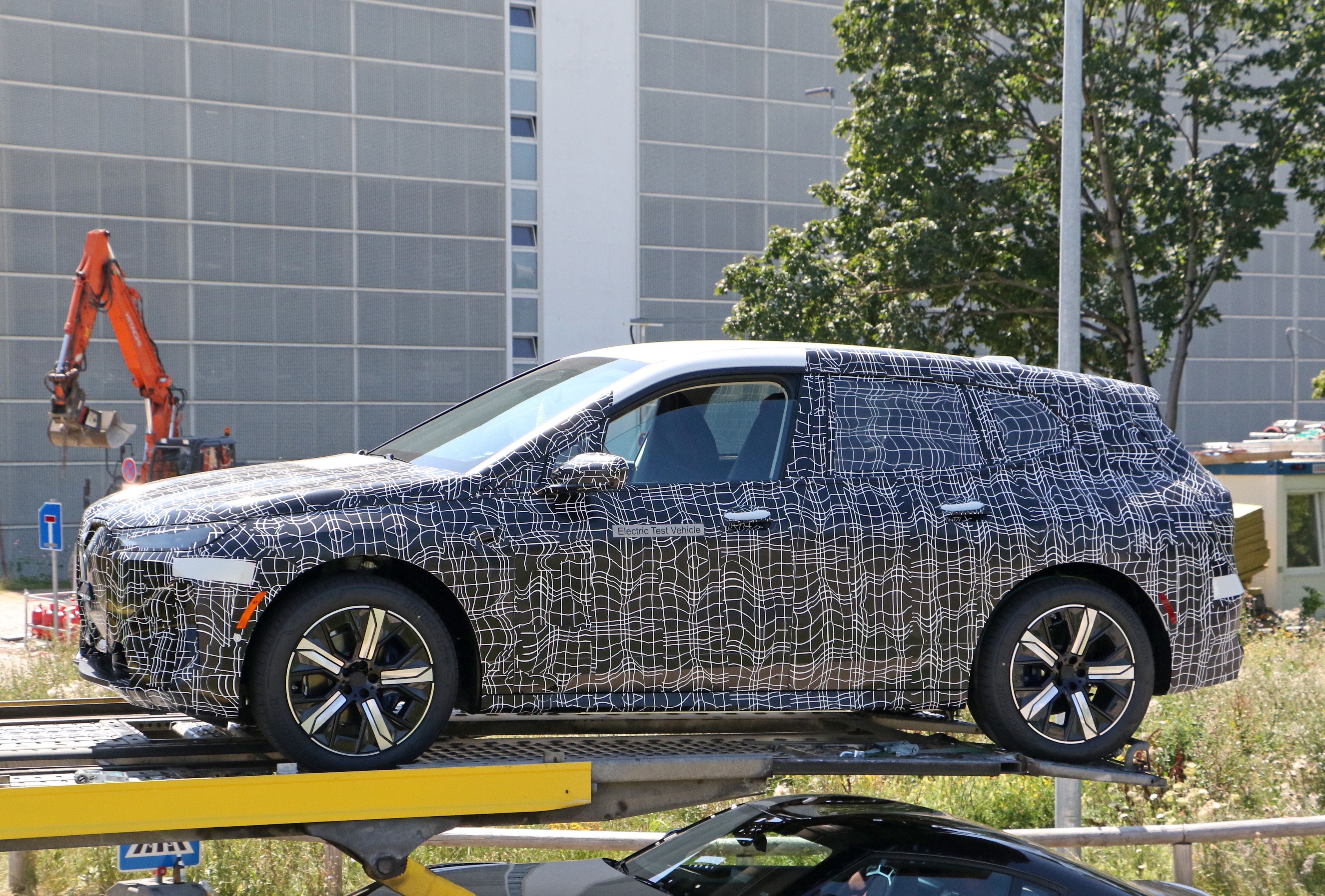 2022 BMW iNext Electric SUV
