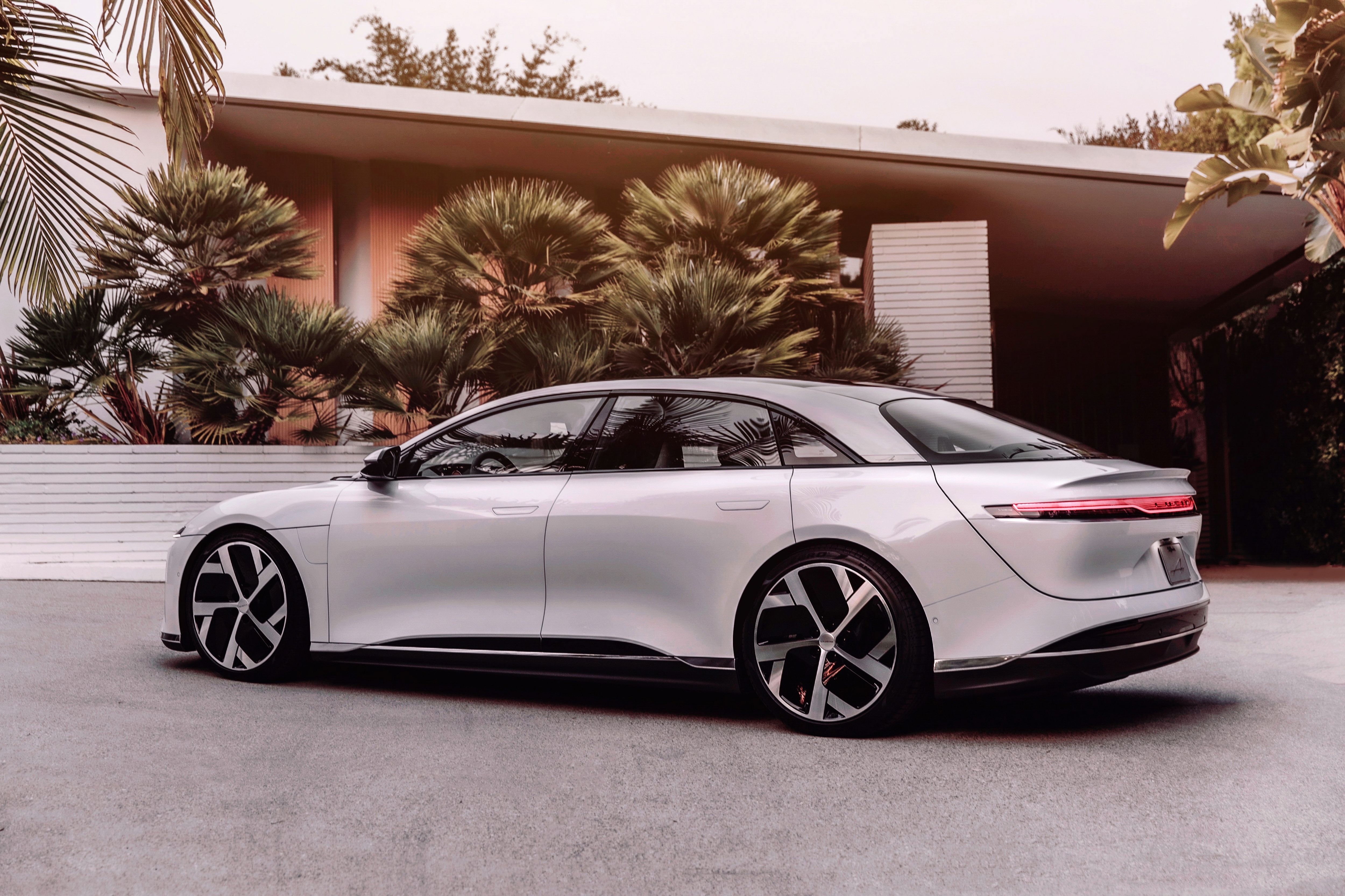 2020 Lucid Officially Enters The EV Fray With Its First Offering Called The Air