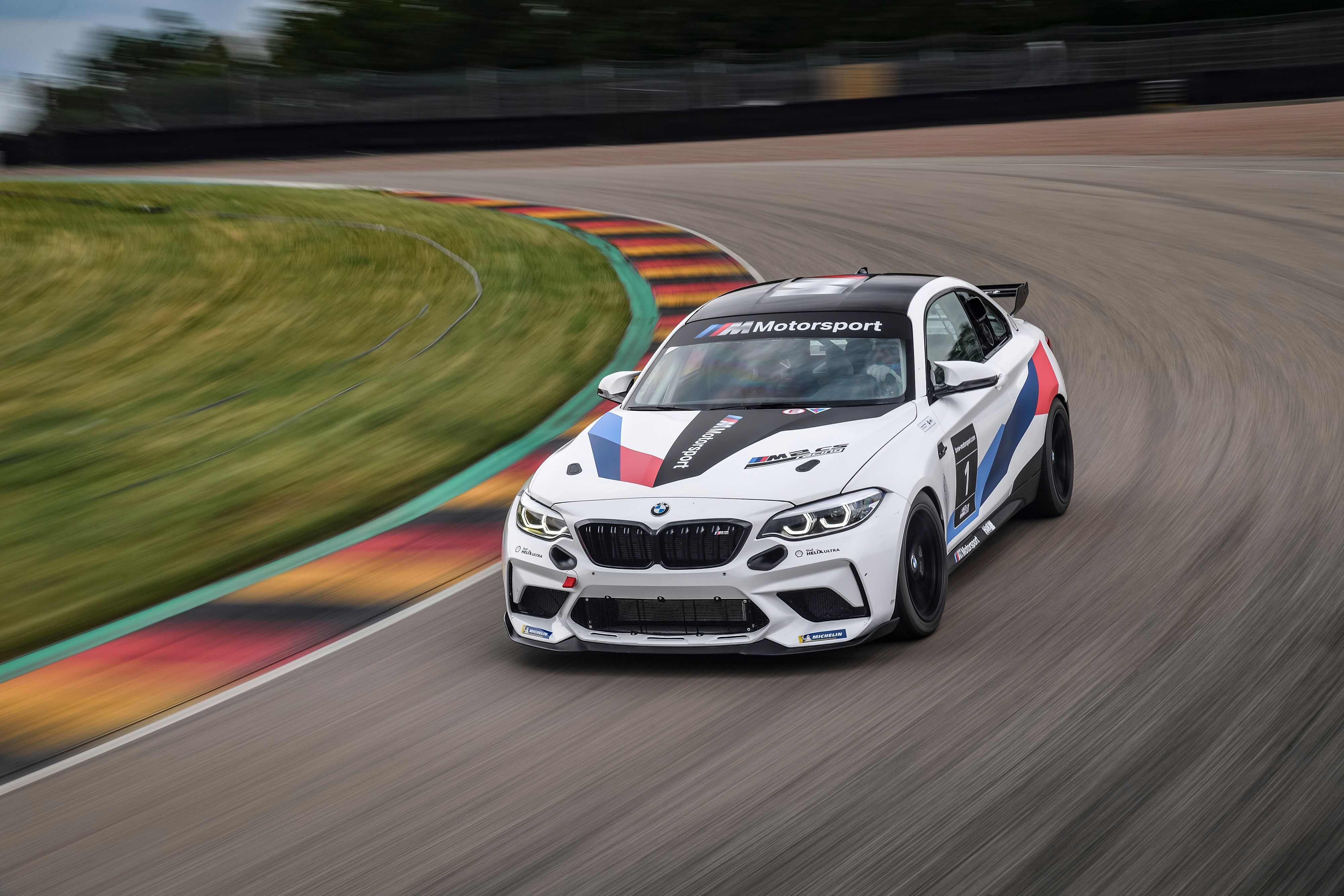 2021 BMW M2 CS Racing