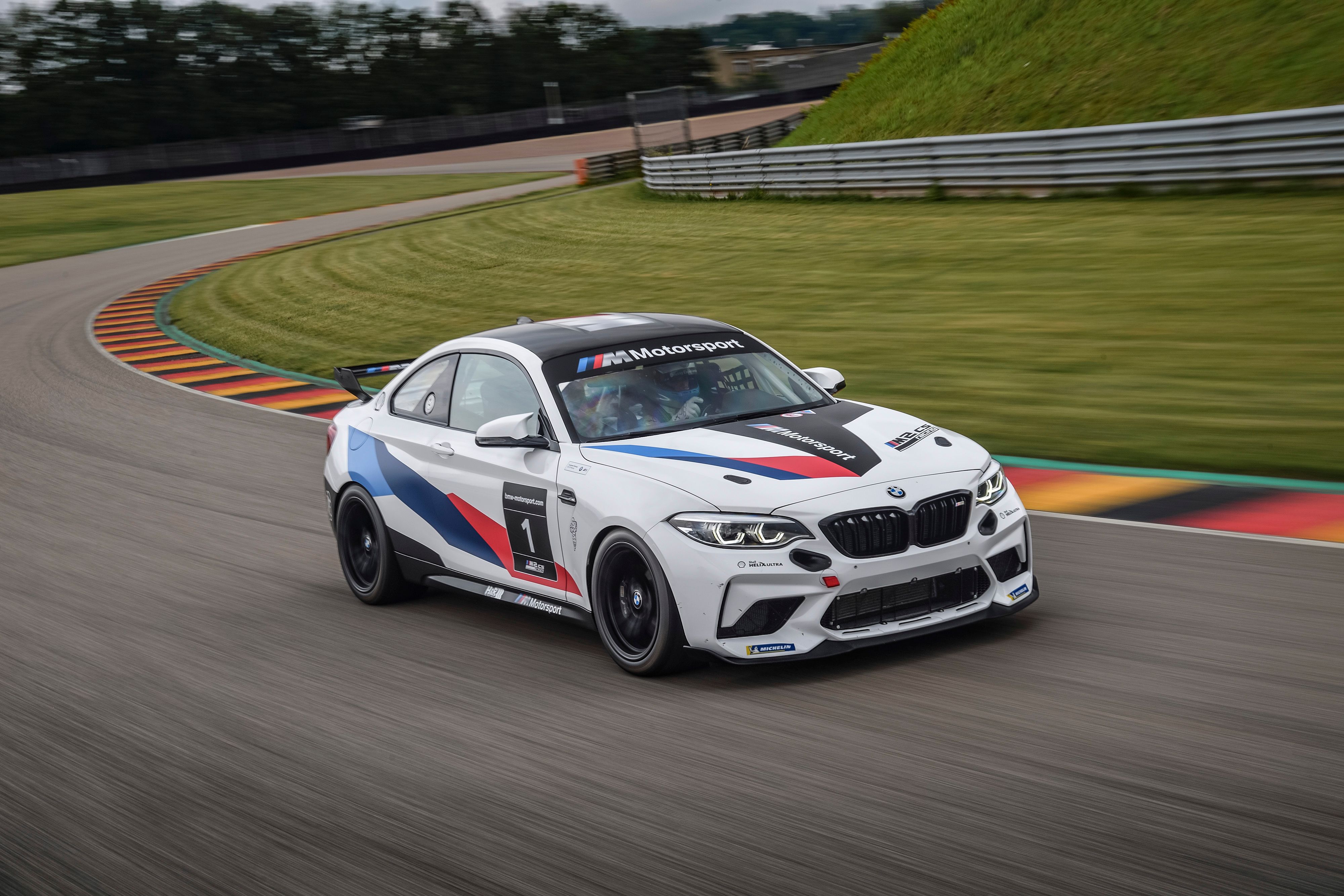 2021 BMW M2 CS Racing