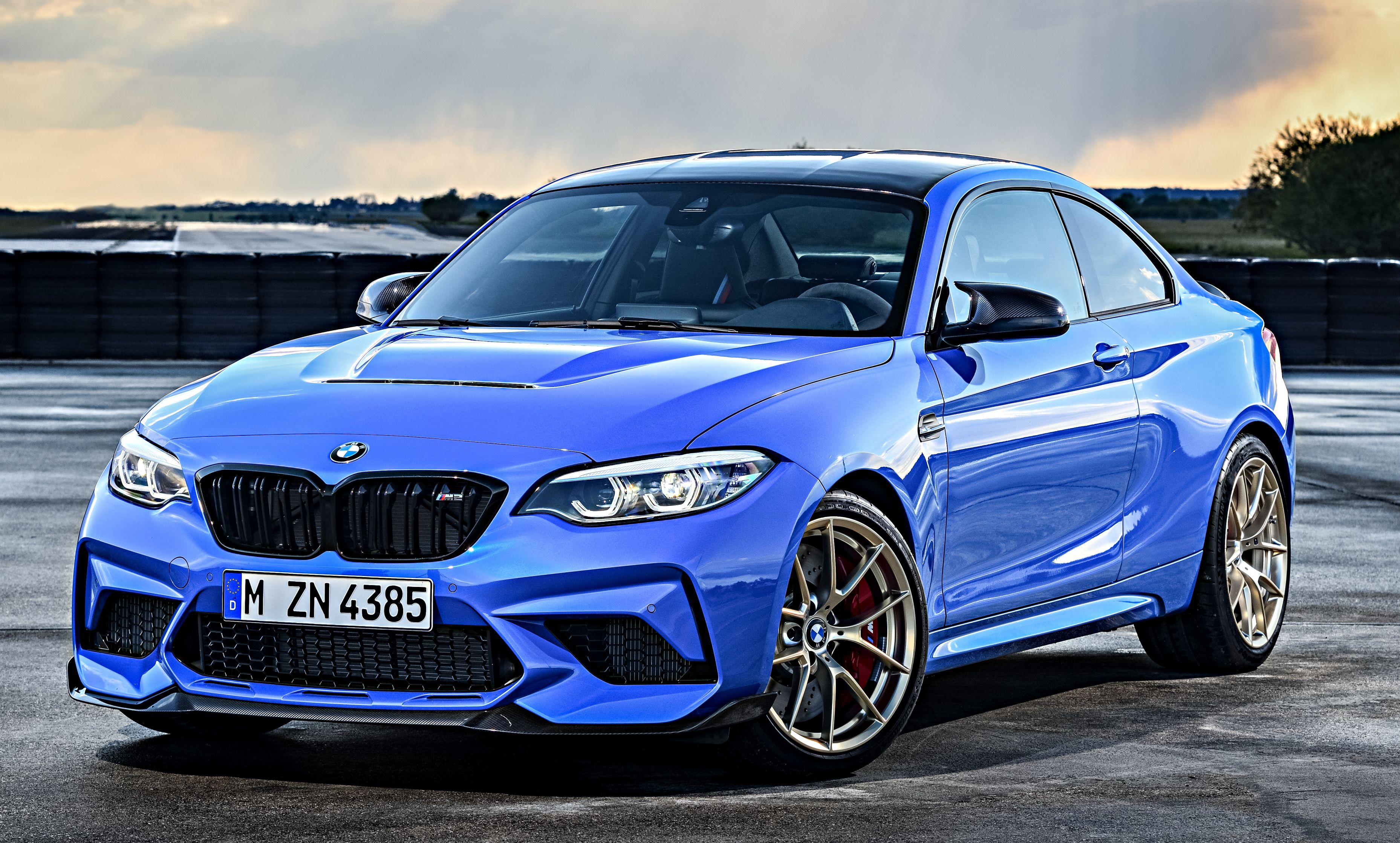 2021 BMW M2 CS Racing