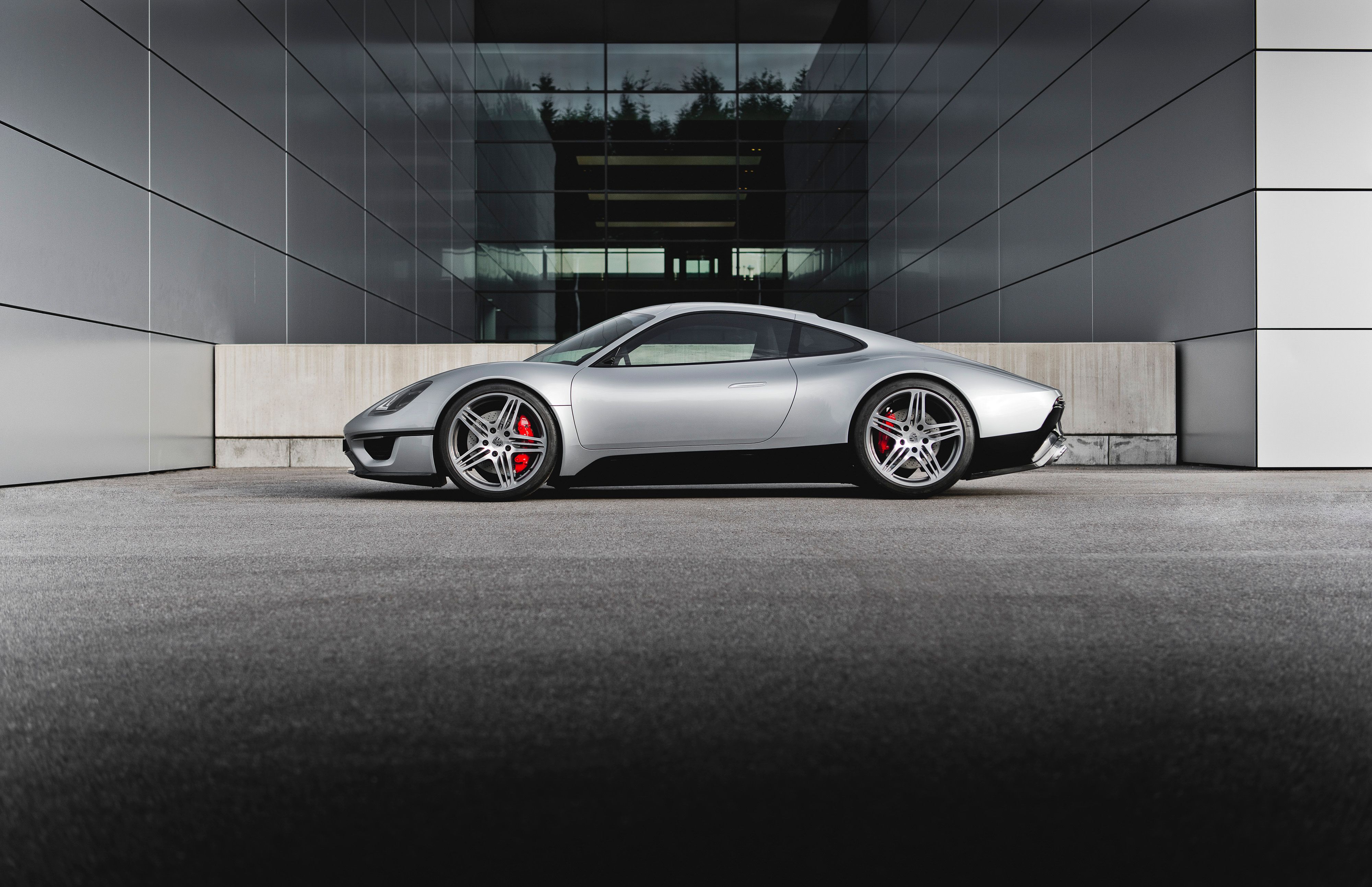 Porsche 904 Living Legend - The Ducati-Powered Track Car That
