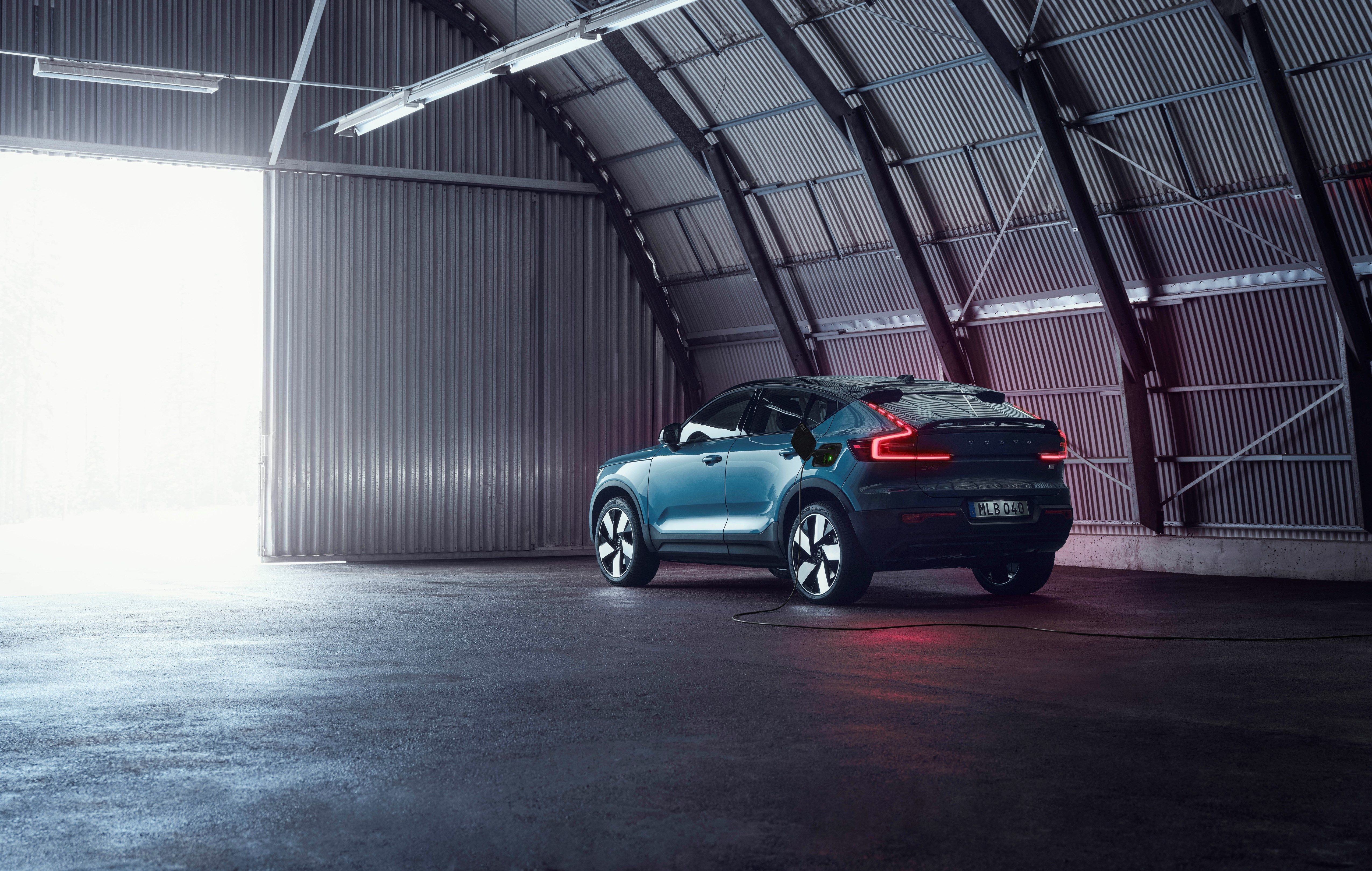 2022 Volvo C40 Recharge - The Swedish Automaker's Crossover With A Sloping Roofline
