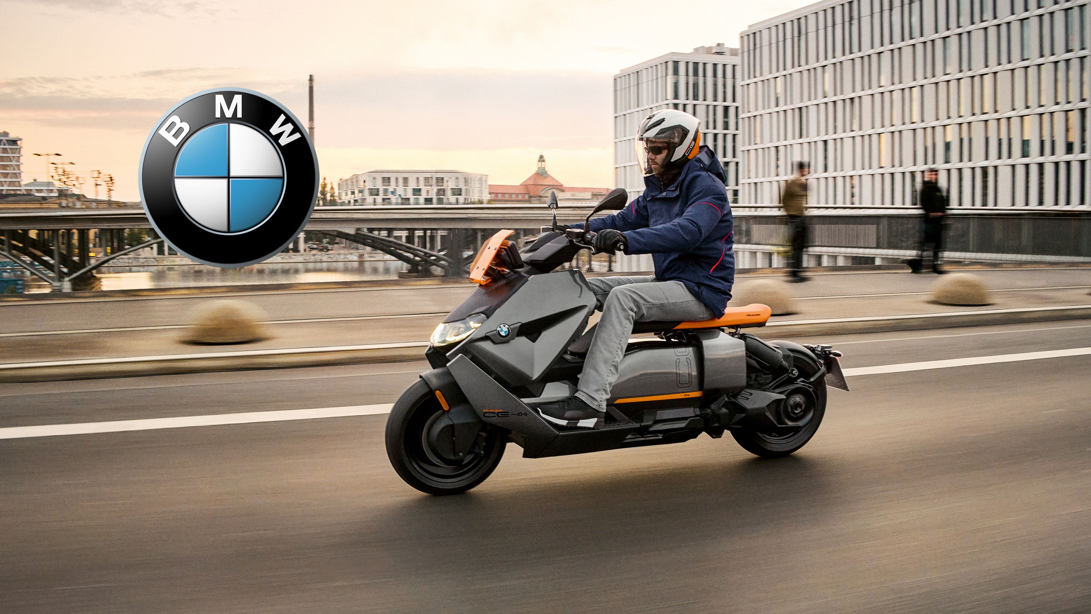 2022 BMW CE 04