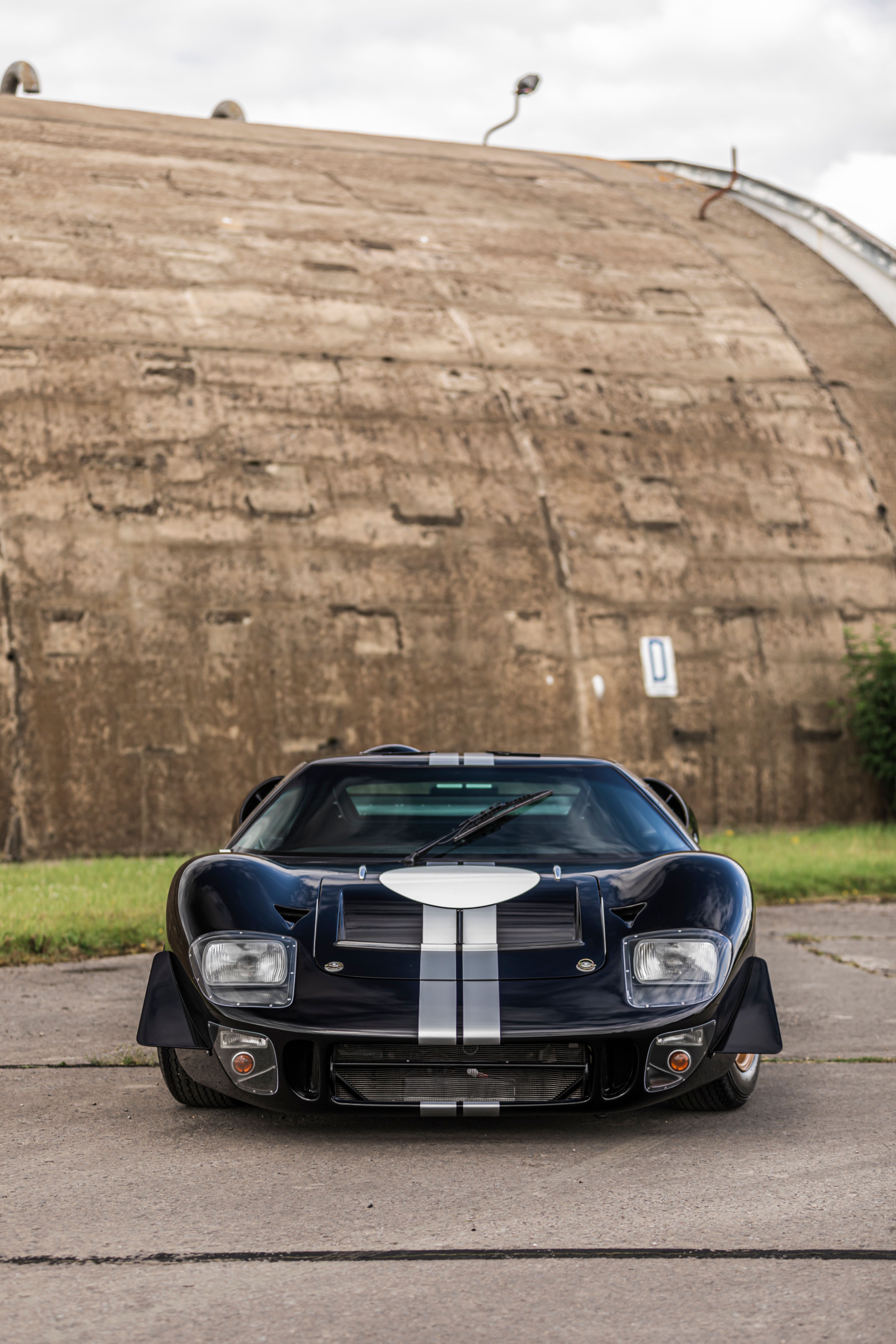 2021 Ford GT40 Electric by Superformance and Everrati