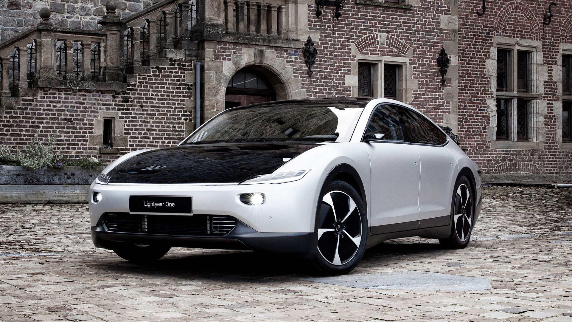 2022 Lightyear One Solar Electric Car - Is It Lightyears ahead of the Competition?