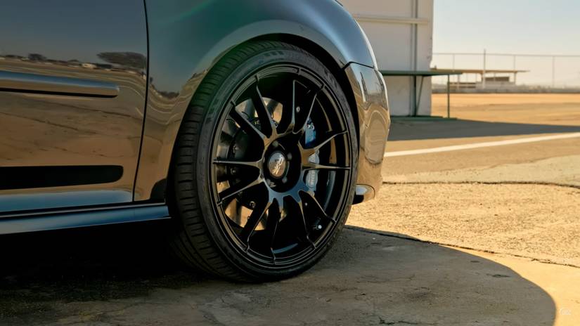 This 1,000 HP VW Golf R32 Is The Perfect Daily Driver