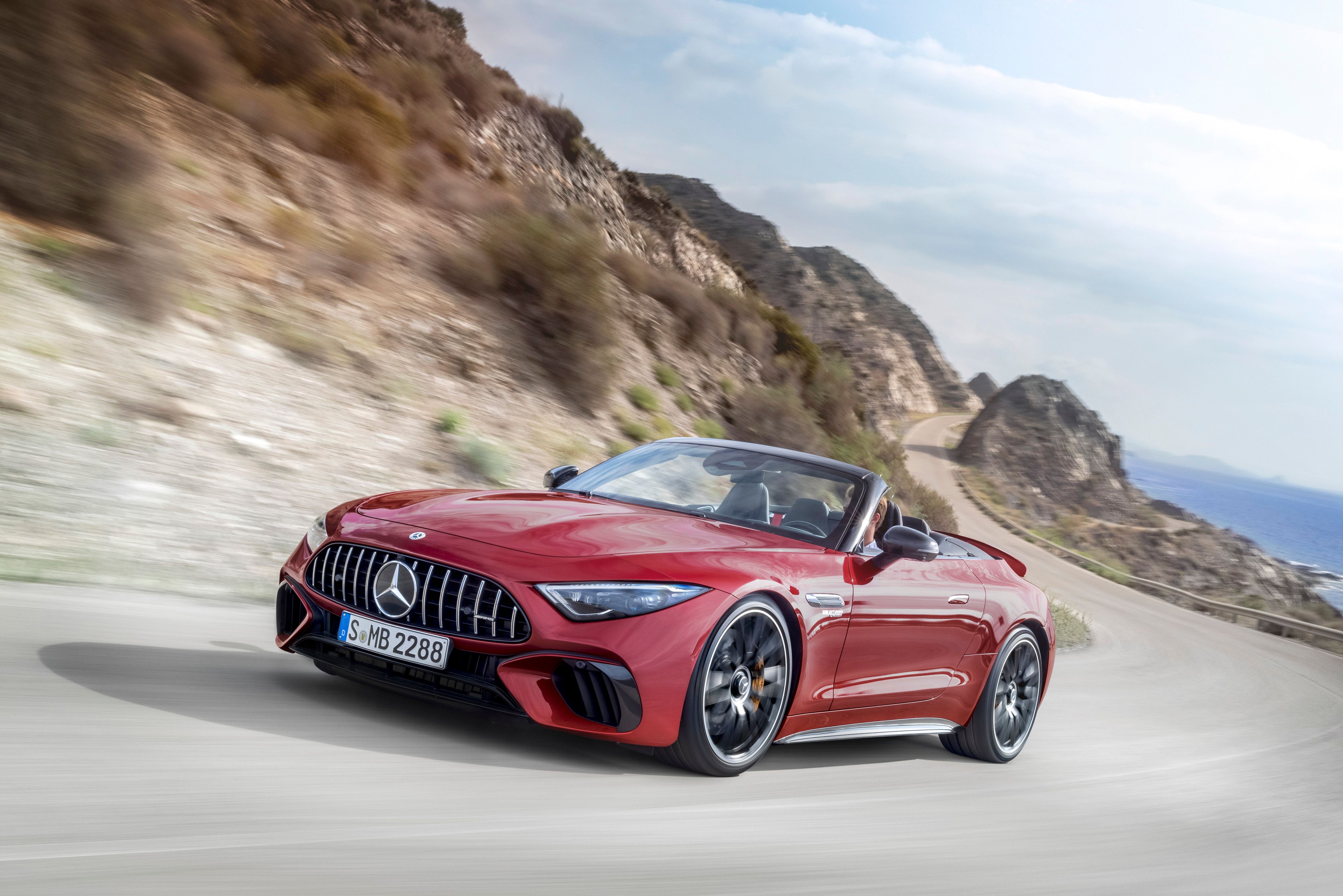 A Few Things You Must Know About the new Mercedes-AMG SL