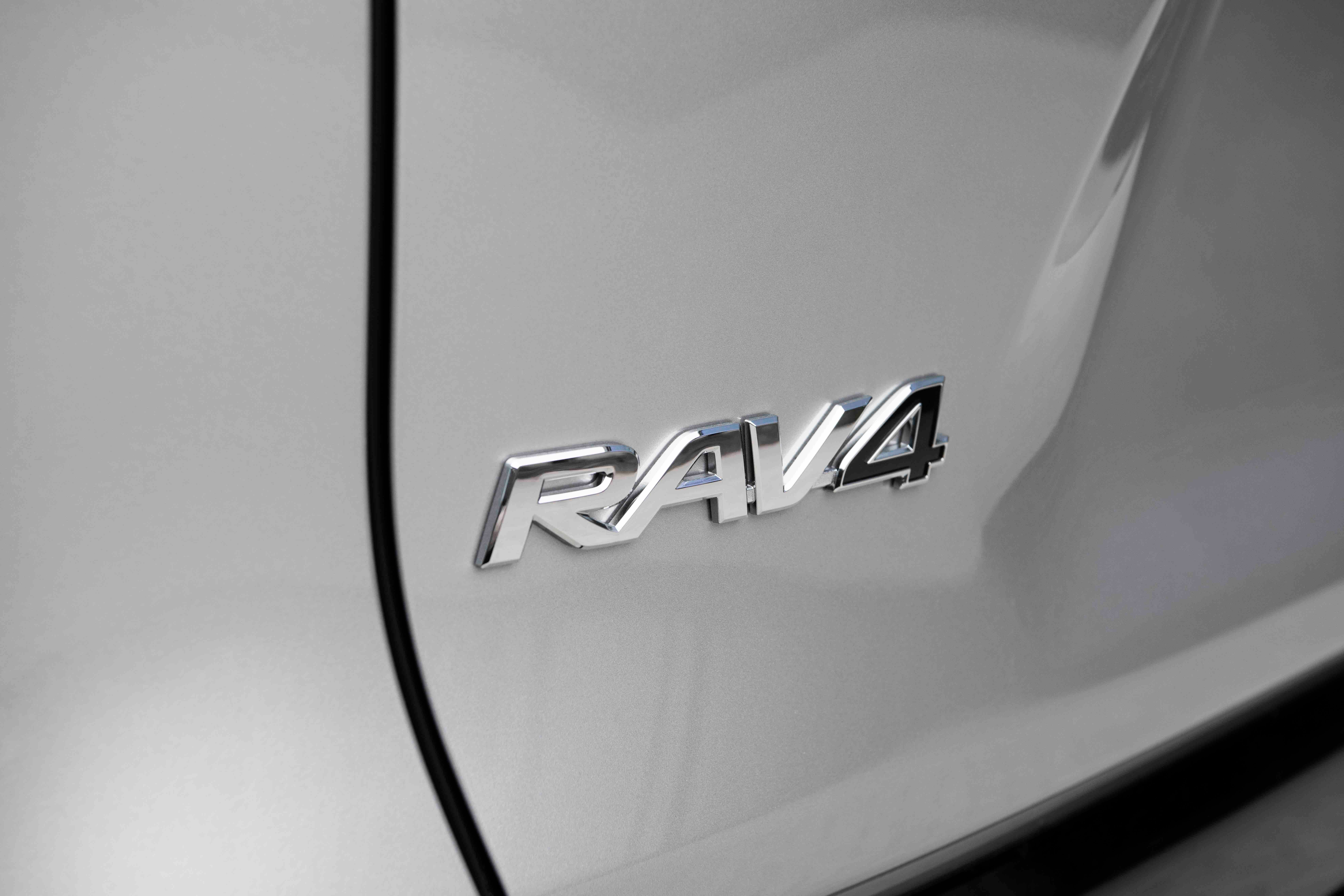 2022 Toyota RAV4 SE Hybrid