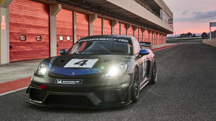 Porsche 718 Cayman GT4 RS Clubsport is a 500-Horsepower Track-Day Special