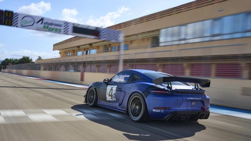Porsche 718 Cayman GT4 RS Clubsport is a 500-Horsepower Track-Day Special