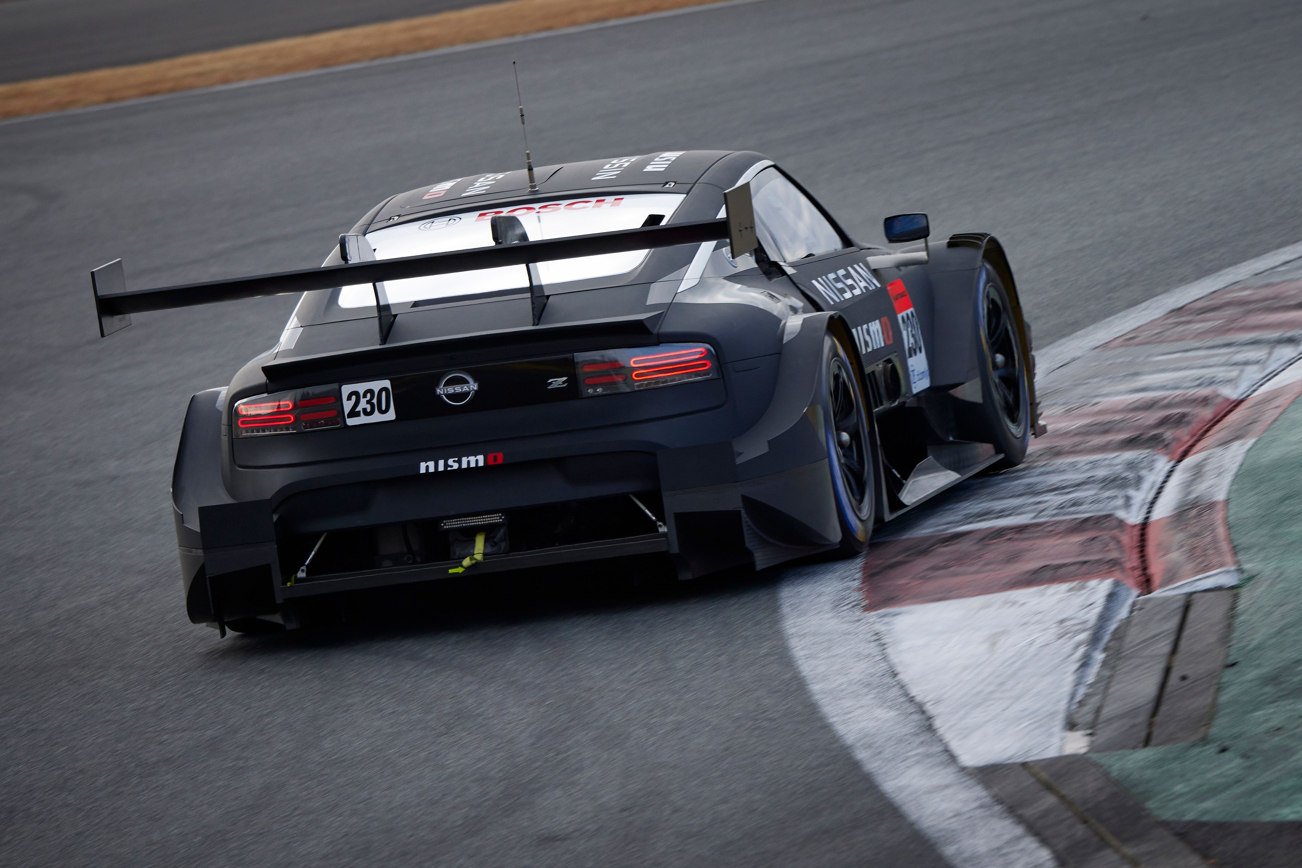 EBBRO Nissan Z GT500 230 2022年モデル 2022-nissan-z-gt500-2.jpg?q=50