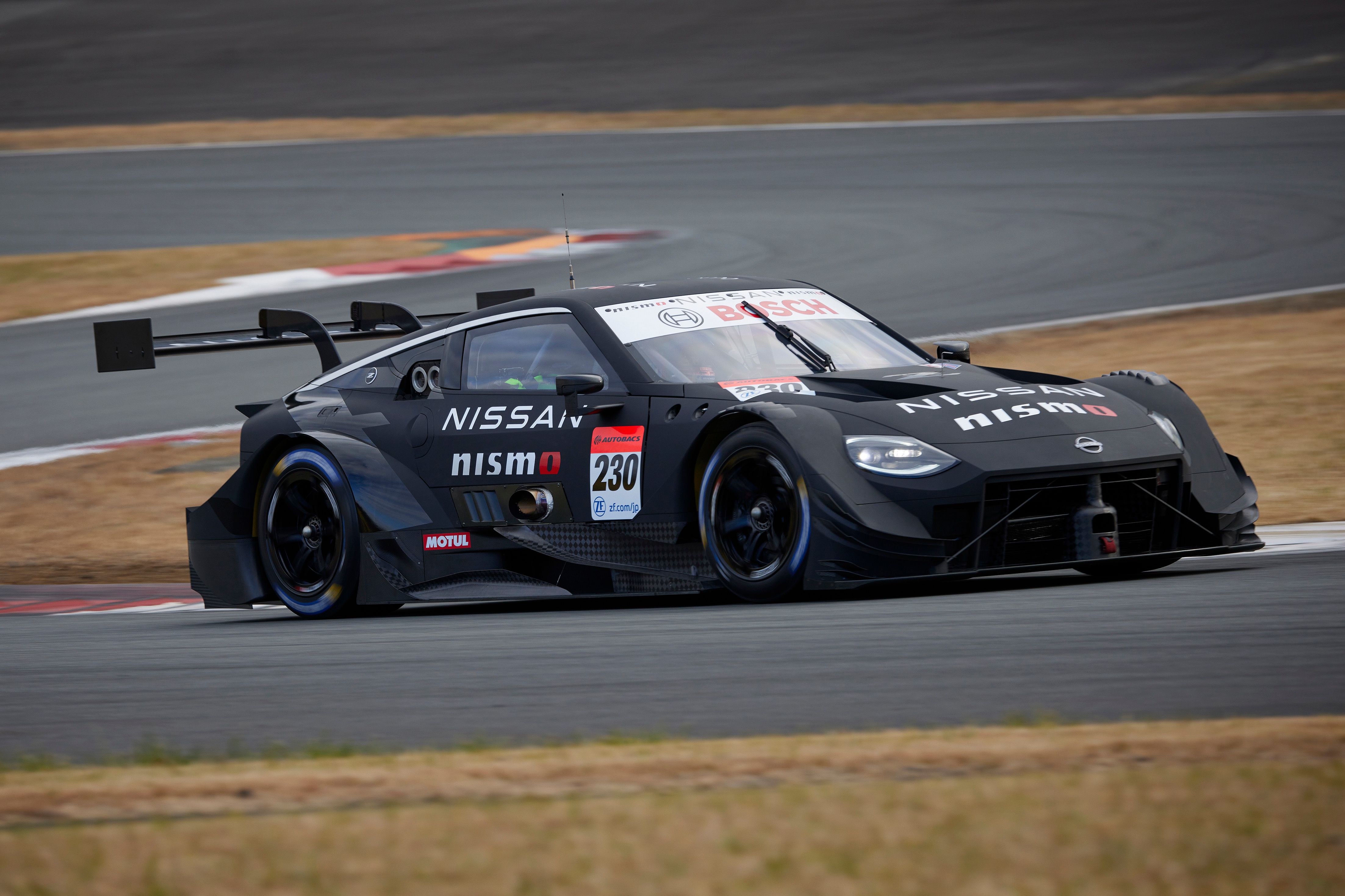 EBBRO Nissan Z GT500 230 2022年モデル The Nissan Z GT500 Is Beyond Extreme, and It's Awesome
