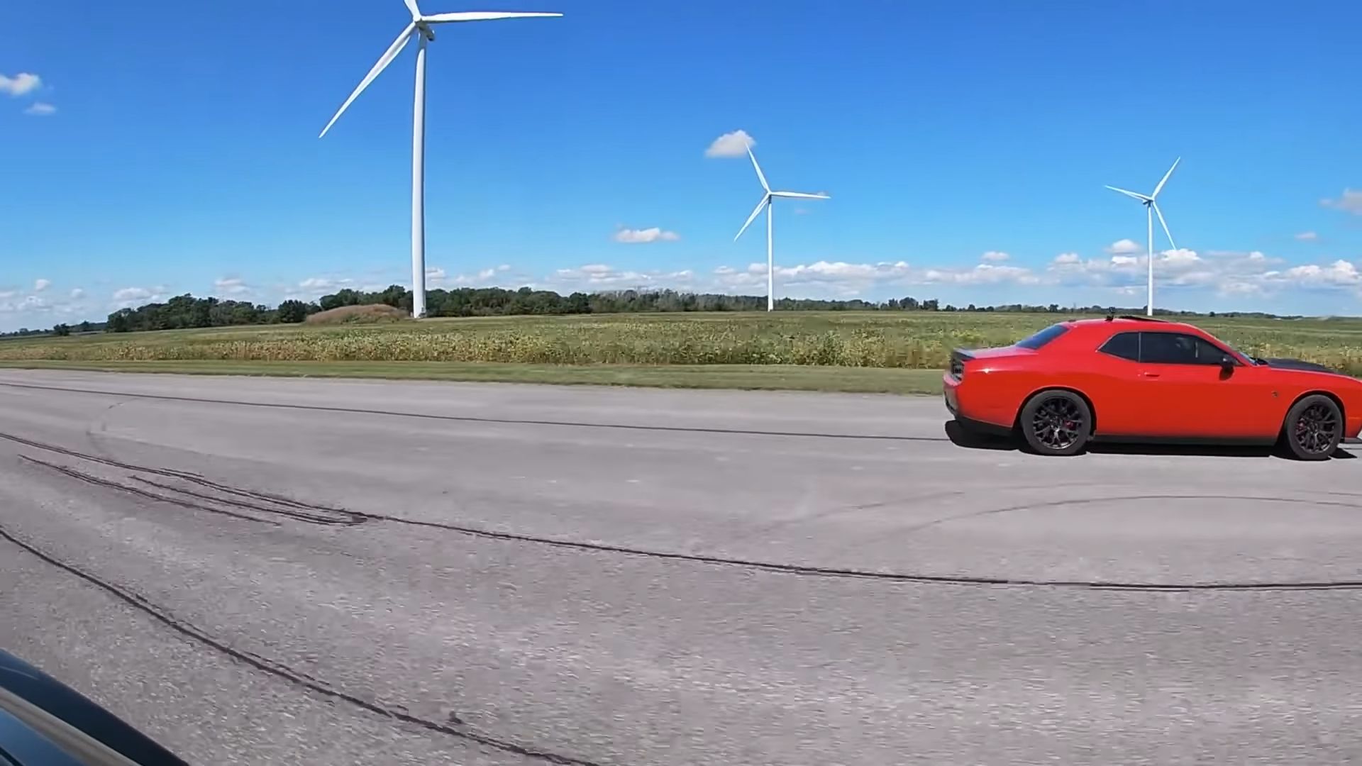 Watch A Dodge Challenger Hellcat and A Roush-Tuned Ford Mustang Choke ...