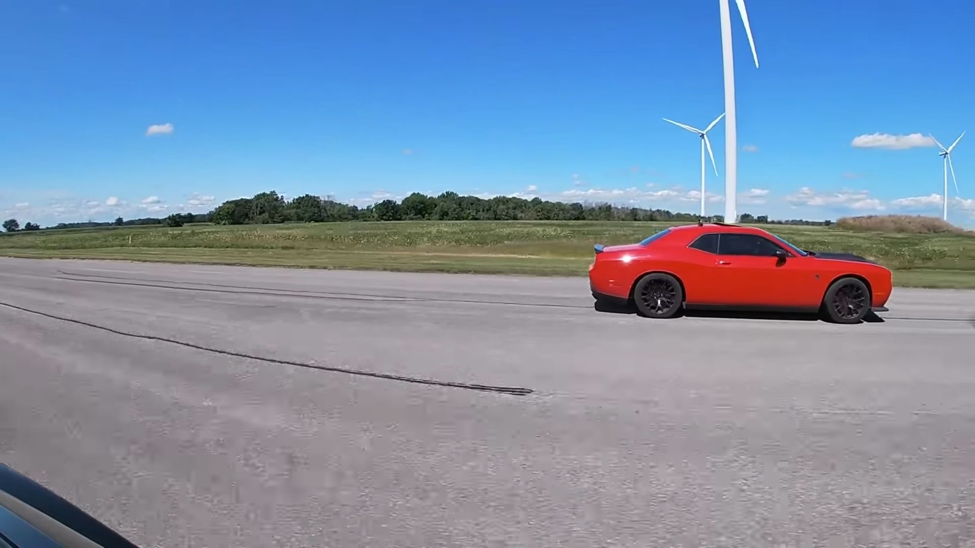 Watch A Dodge Challenger Hellcat and A Roush-Tuned Ford Mustang Choke ...