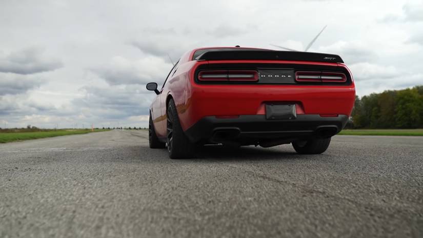 The Dodge Challenger Hellcat Finally Manages To Get A BMW-sized Chip ...