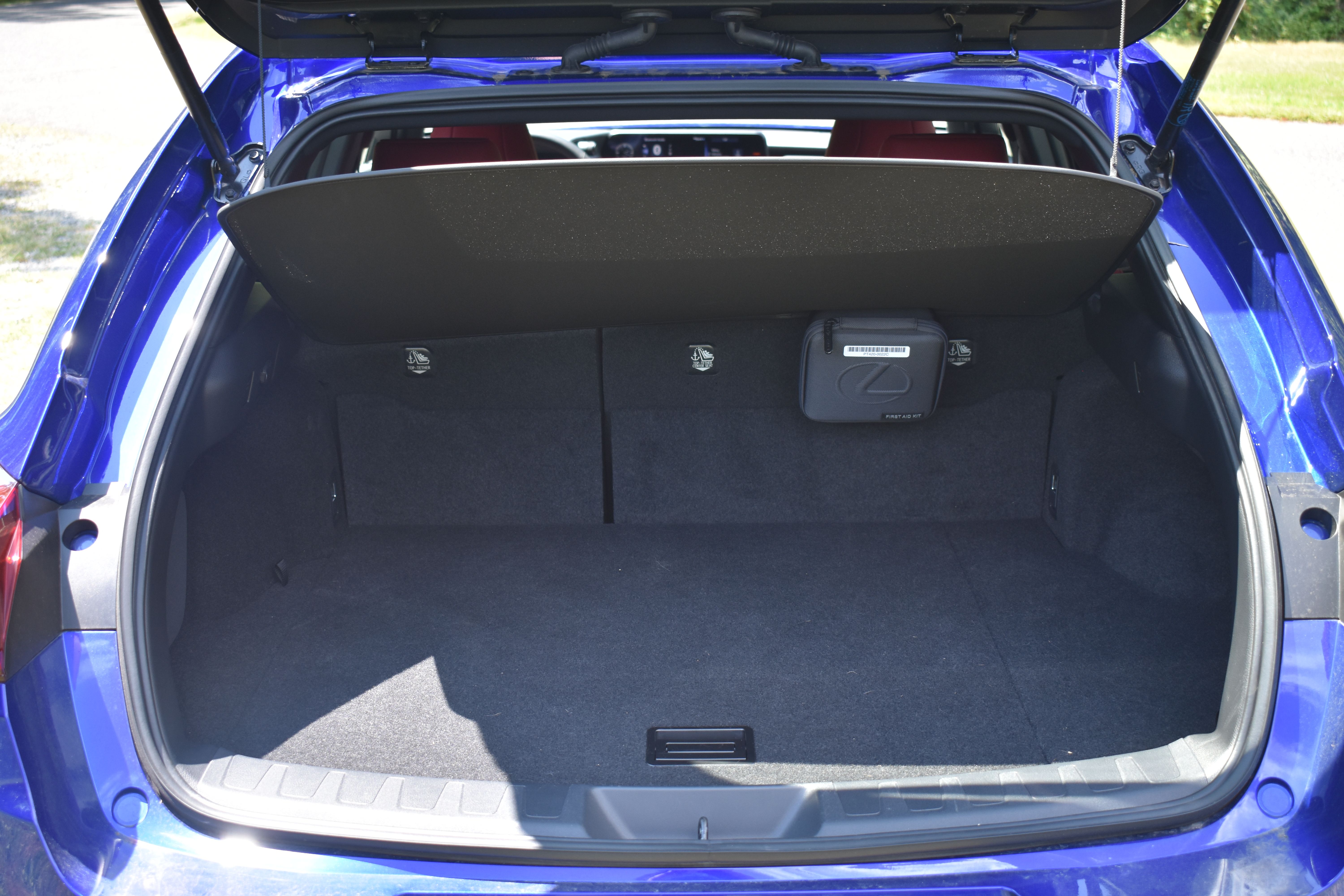 Trunk Ledge | Lexus UX 250h LUXURY 2022 Trunk Ledge | Lexus UX 250h LUXURY 2022
