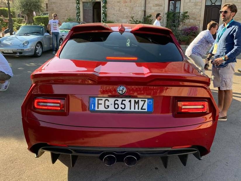 This Alfa Romeo Giulia Has Been Retro-Modded to Perfection