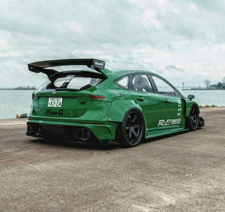 Rendering: The Perfect Blend Between A Mazda RX-7 and Ford Focus RS