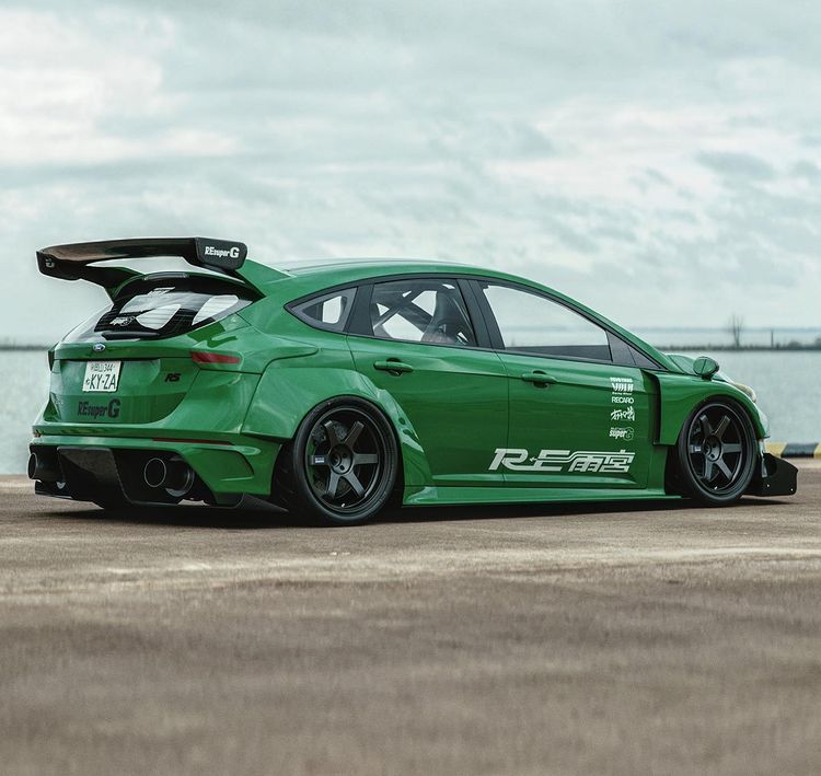 Rendering: The Perfect Blend Between A Mazda RX-7 and Ford Focus RS