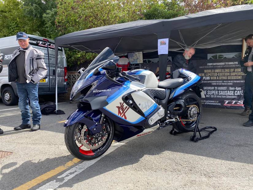 Watch A 370-HP Supercharged Suzuki Hayabusa Annihilate A Drag Strip