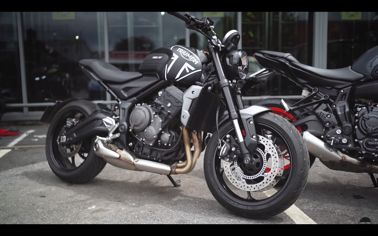 2021 Triumph Trident 660 vs. Yamaha MT-07