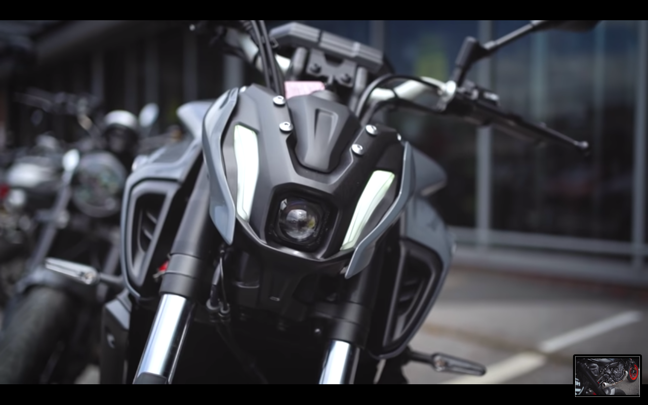 2021 Triumph Trident 660 vs. Yamaha MT-07