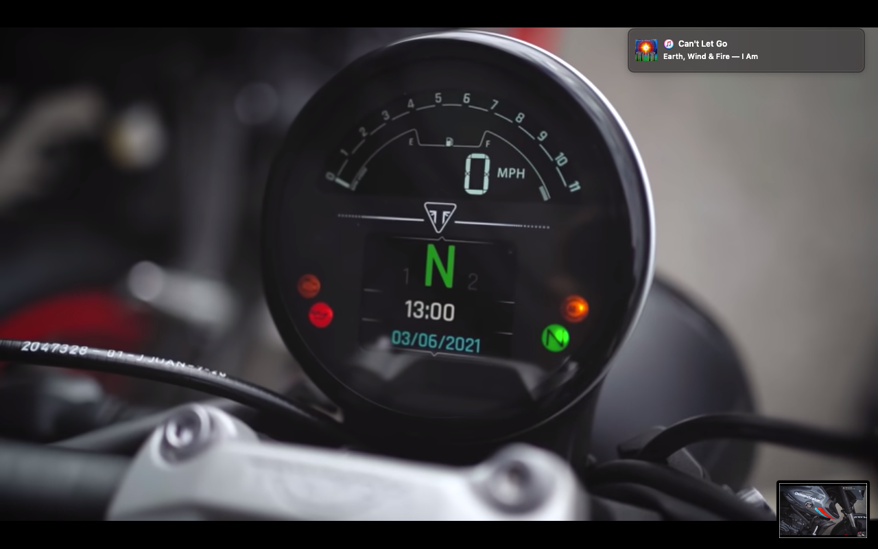 2021 Triumph Trident 660 vs. Yamaha MT-07