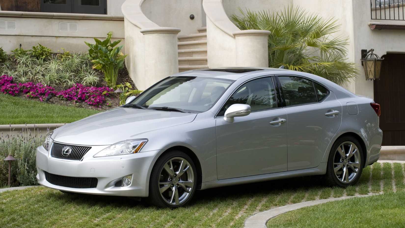 2009-2010 Lexus IS front 3/4 angle 