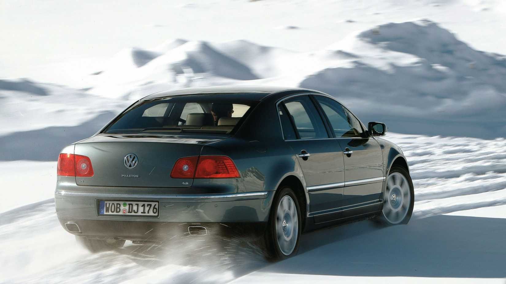 2006 Volkswagen Phaeton 4MOTION in gray being driven