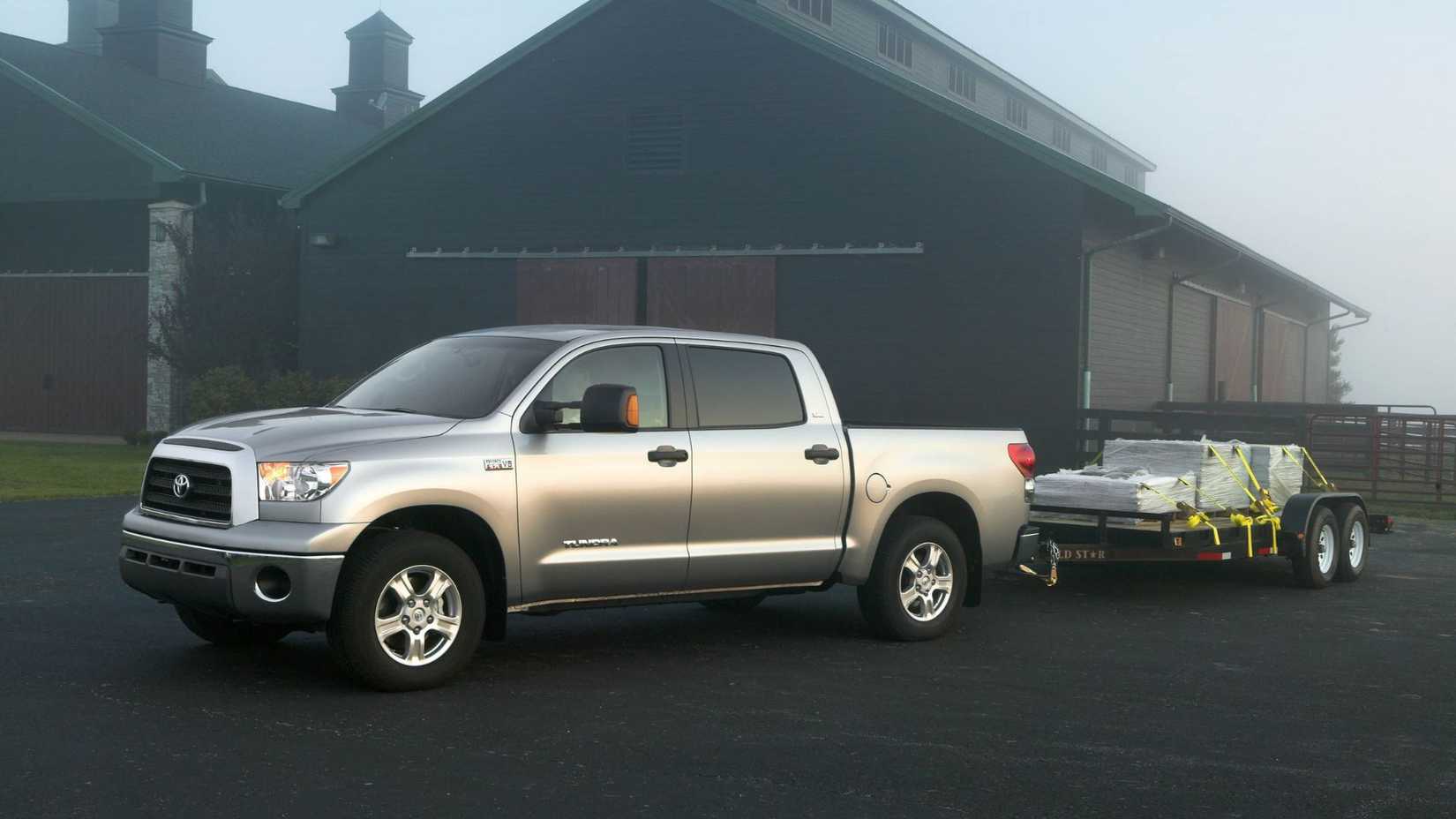 2007-2009-toyota-tundra-crewmax-front-3_4.jpg