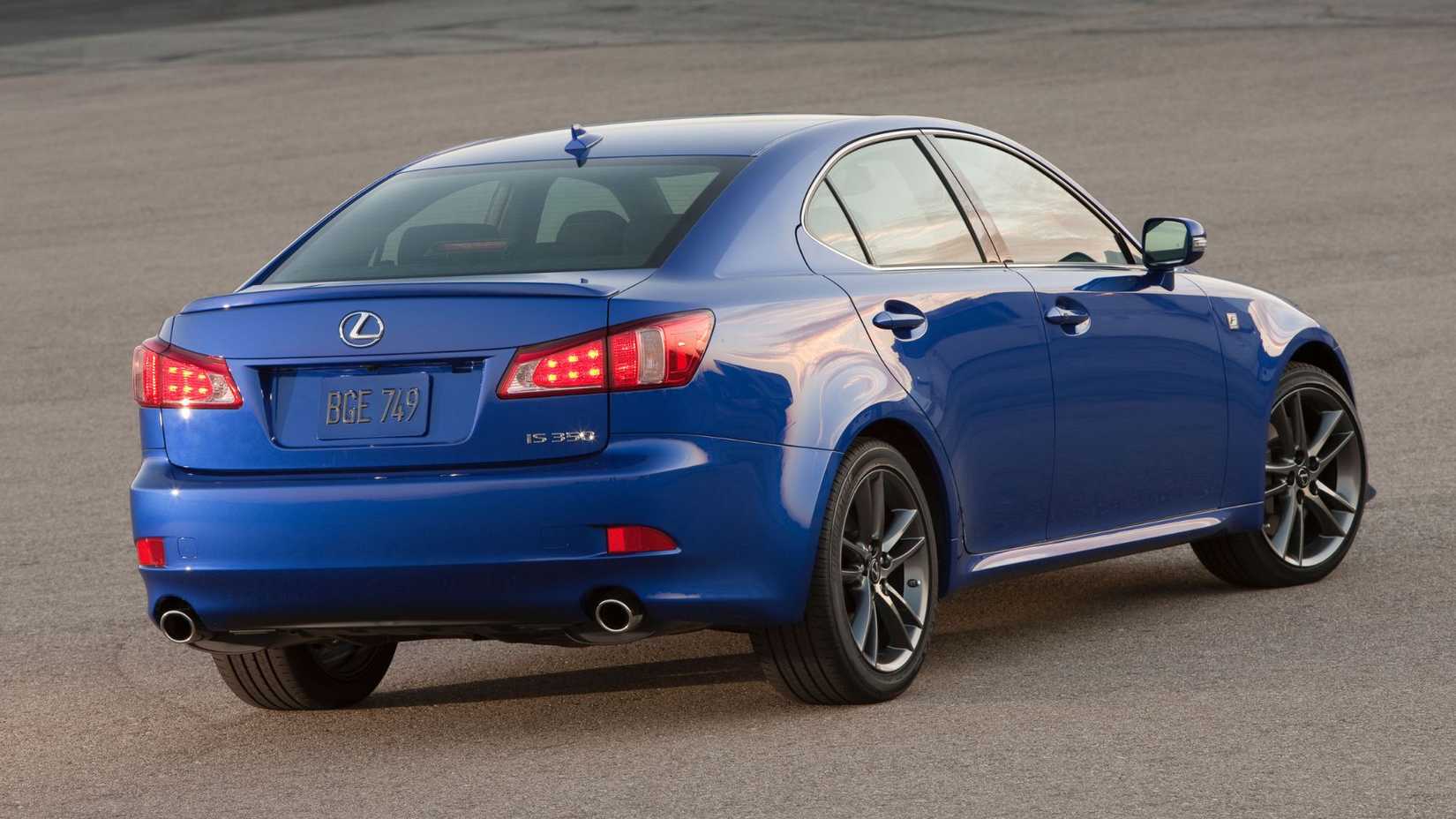 2011-2013-lexus-is-f-sport-rear-1.jpg