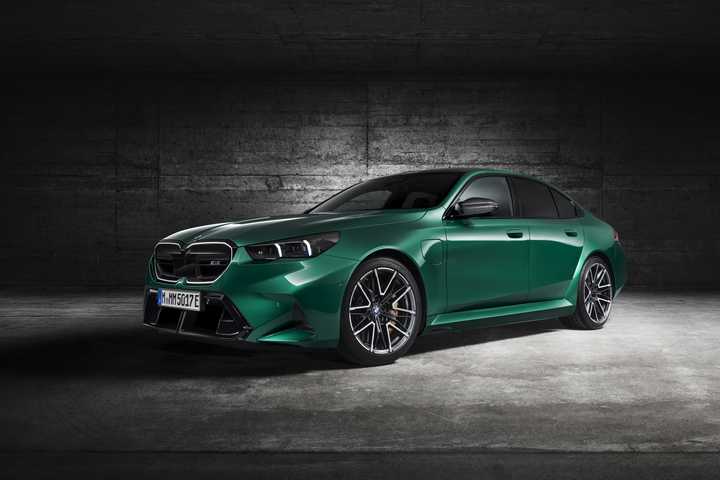 2025-bmw-m5-g90-isle-of-man-green-1-1.jpg