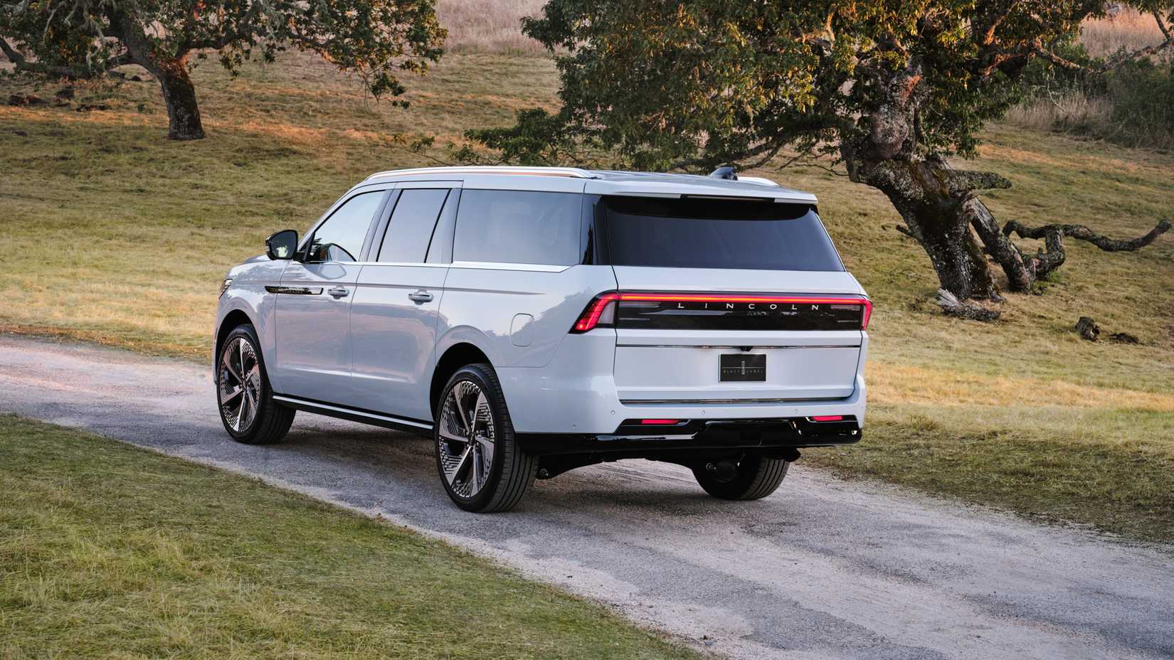 2025 Lincoln Navigator L