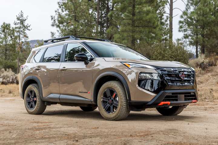 2025-nissan-rogue-rock-creek-4-1-1.jpg