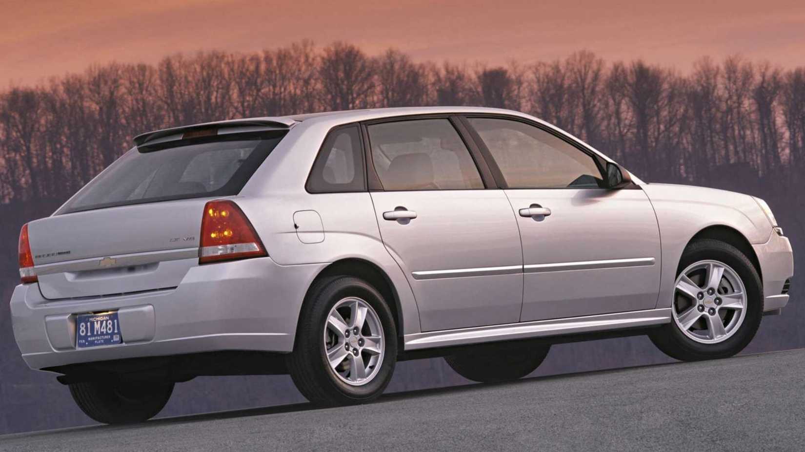 2004 - 2007 Chevrolet Malibu Maxx - rear 3/4 angle parked