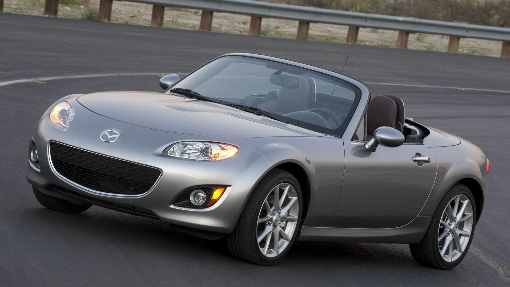 2010 Mazda MX-5 front 3/4