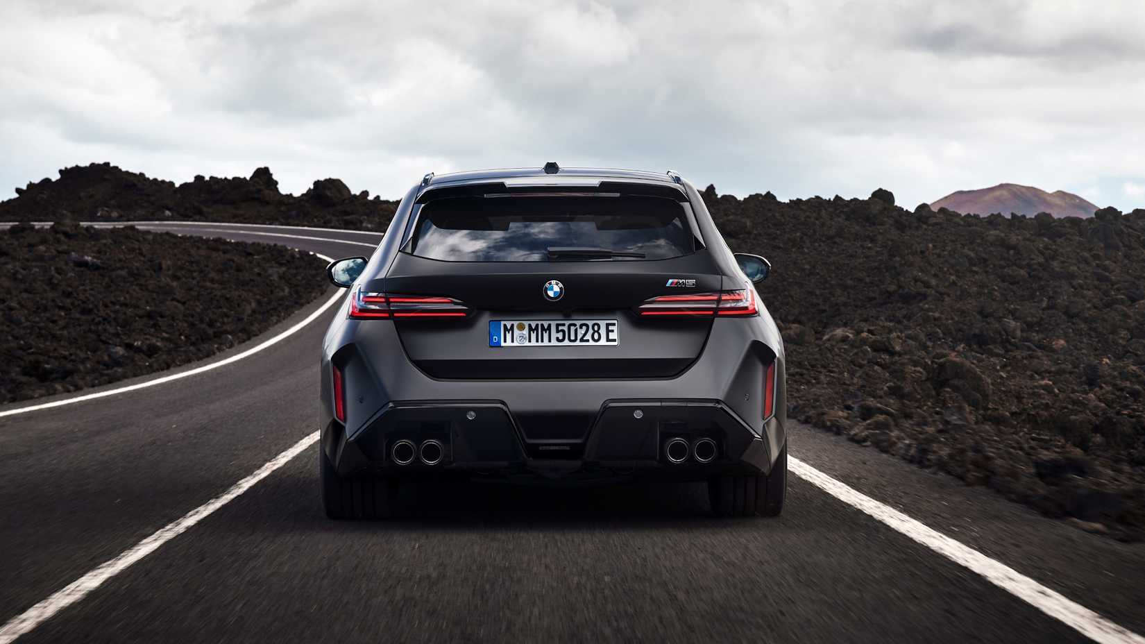 2025 BMW M5 Touring in matte black