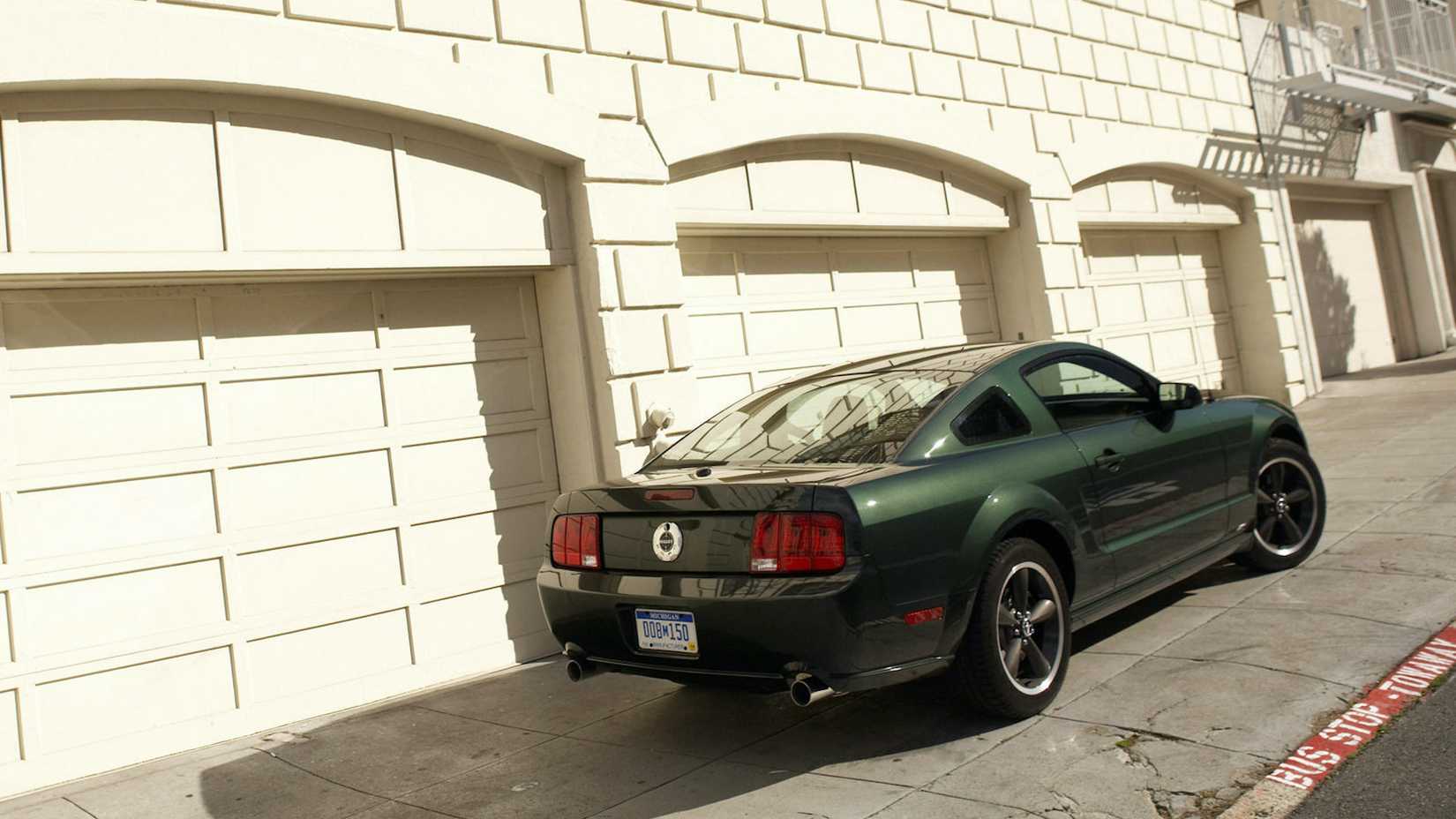 ford-mustang_bullitt-2008-rear_three-quarter-41702e15-1.jpg