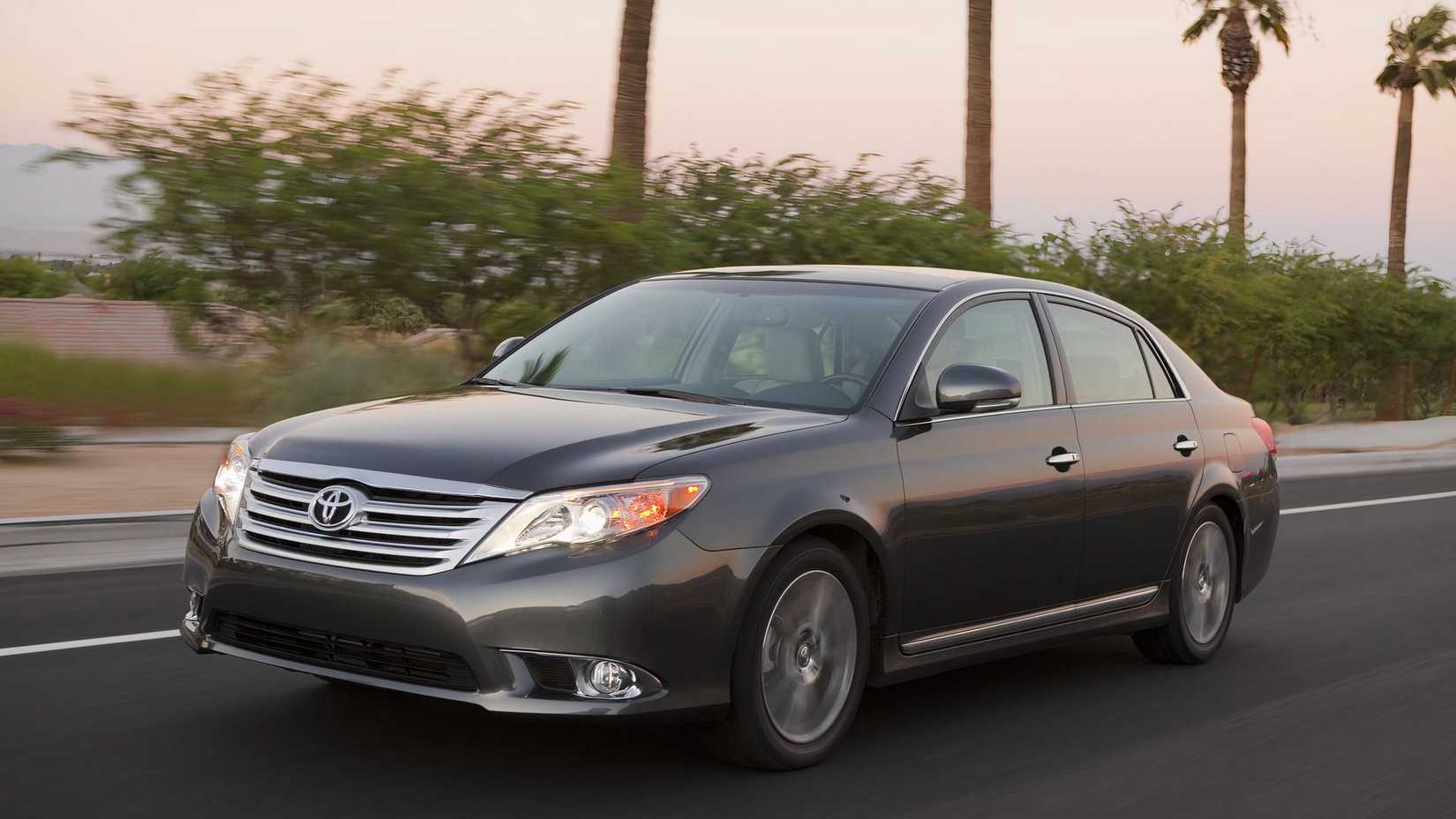 2011-2012 Toyota Avalon Front Driving 3/4 Shot