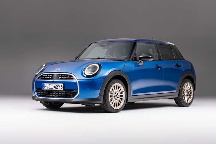 2025 Mini Cooper front 3/4