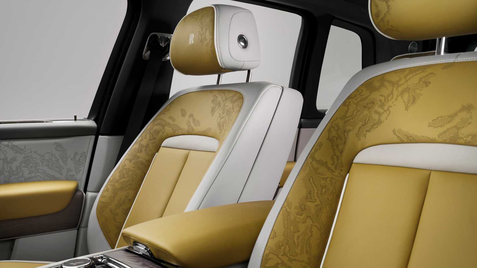An interior shot of the Rolls-Royce Cullinan Series II