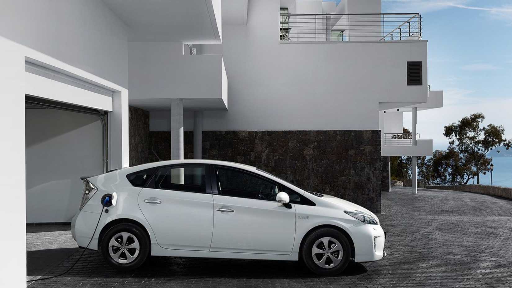 2012-2014-toyota-prius10.jpg