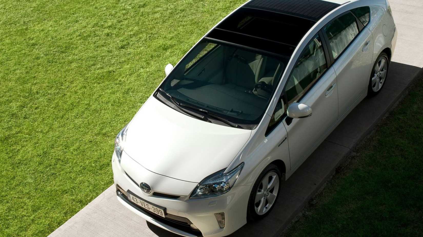 2012-2014-toyota-prius17.jpg