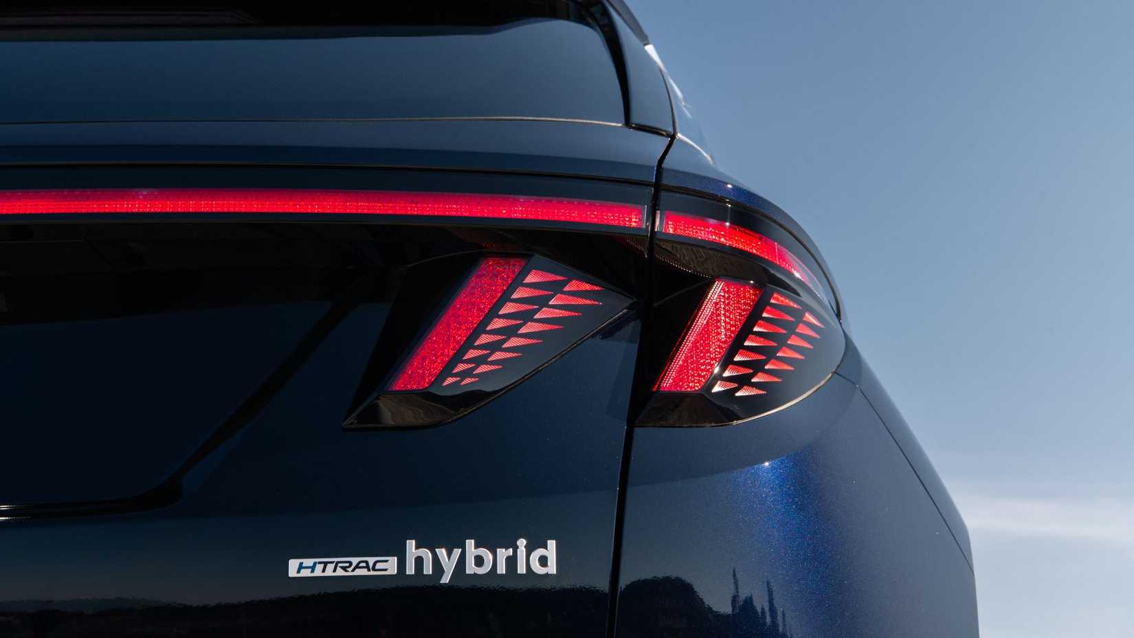 2022-2025-hyundai-tucson-hybrid-4th-gen-nx4-rear-tail-light.jpg