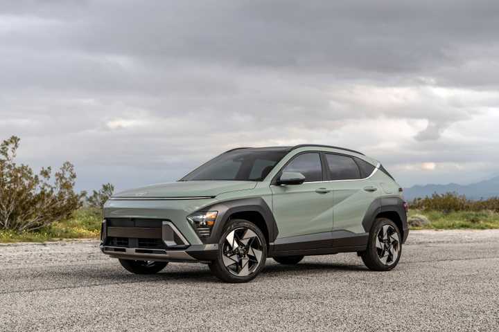 2024-2025-hyundai-kona-2nd-gen-sx2-front-angle-view.jpg