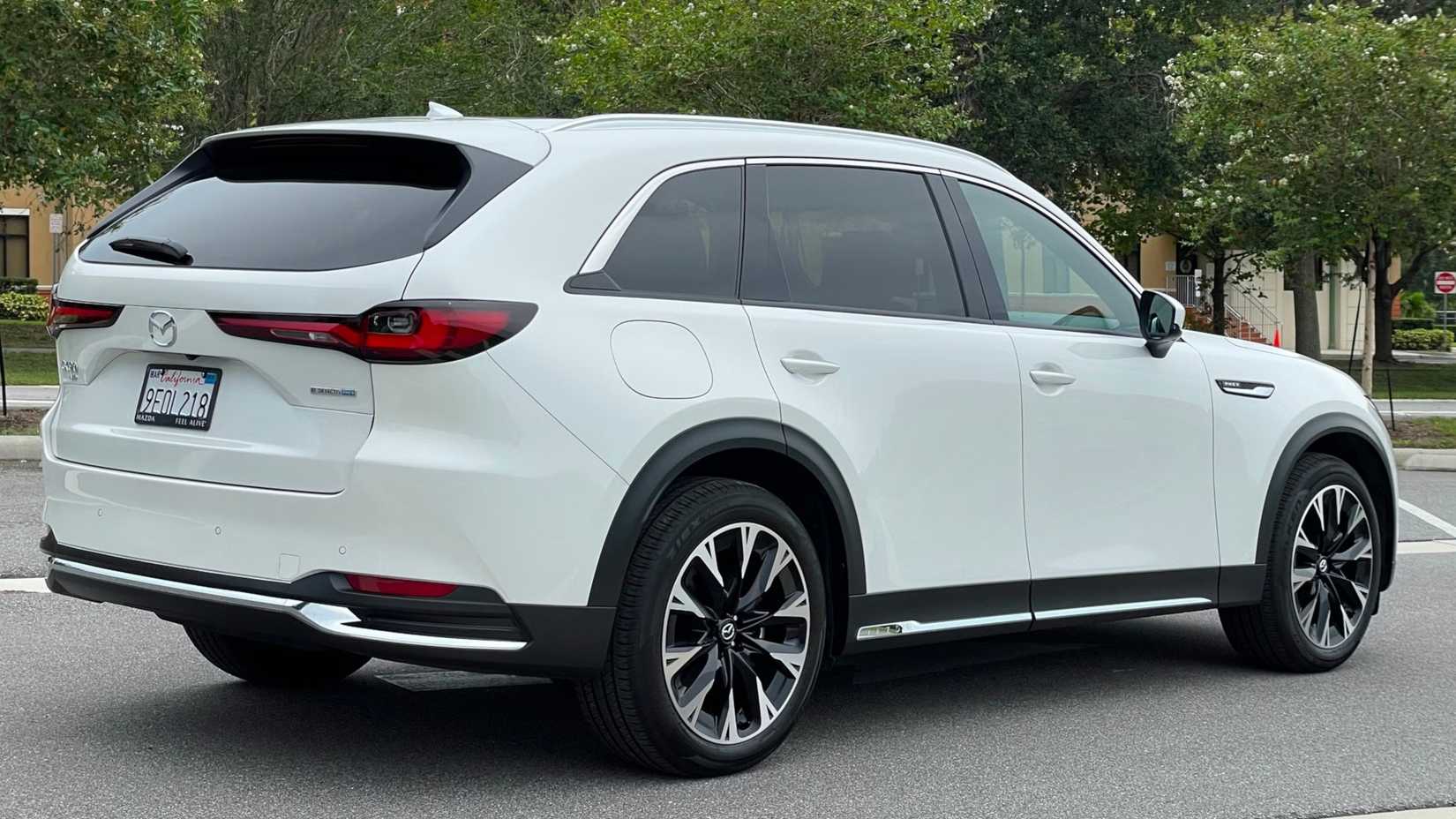 2025 Mazda CX-90 PHEV in white parked
