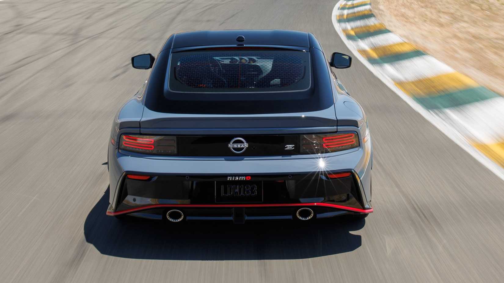 2024-z-nismo_t-20.jpg