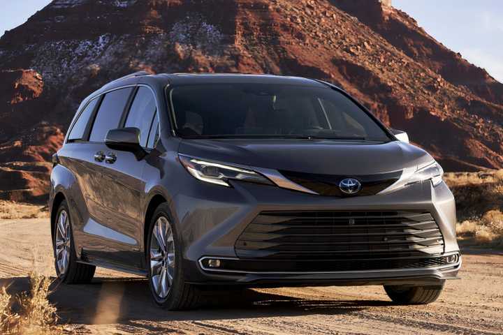 toyota-sienna-platinum-predawn-gray-mica-5.jpg