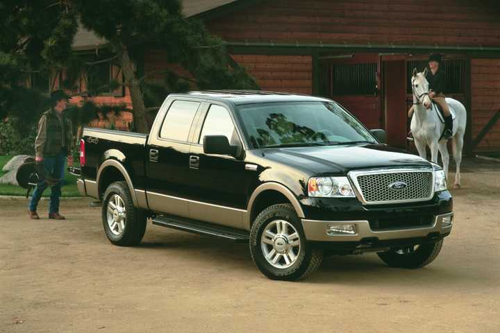 2004-2005-ford-f-150-11th-gen-exterior-2.jpg